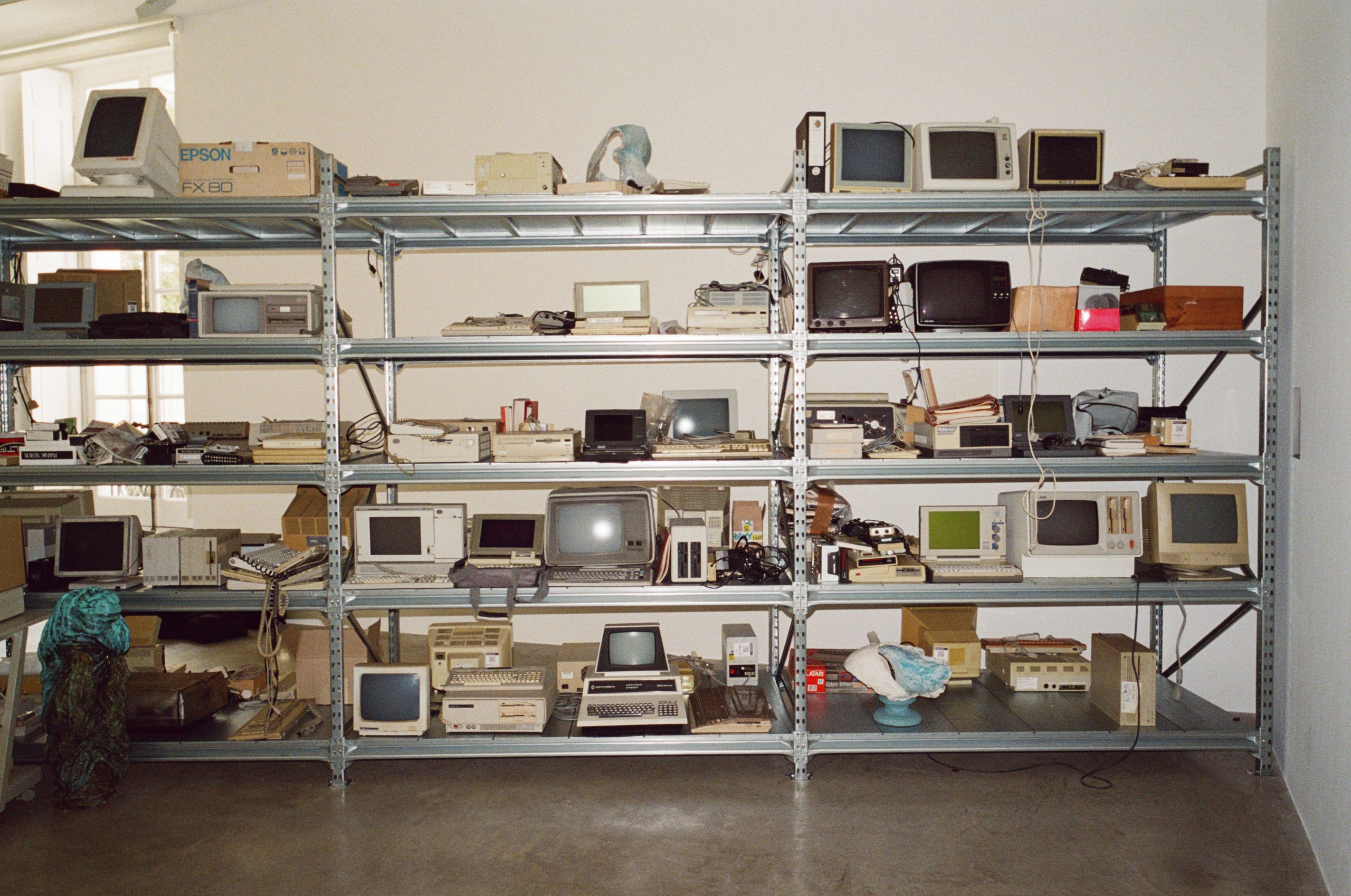 Johan Creten, Installation pour l'exposition 